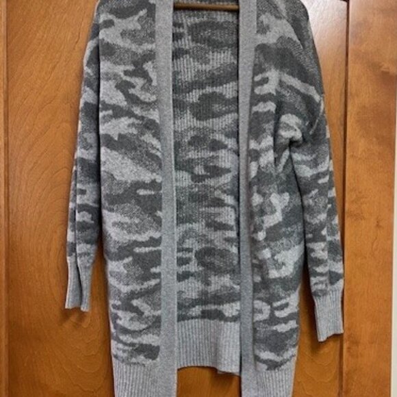 William Rast Open Front Gray Camo Sweater - XS - Picture 4 of 7